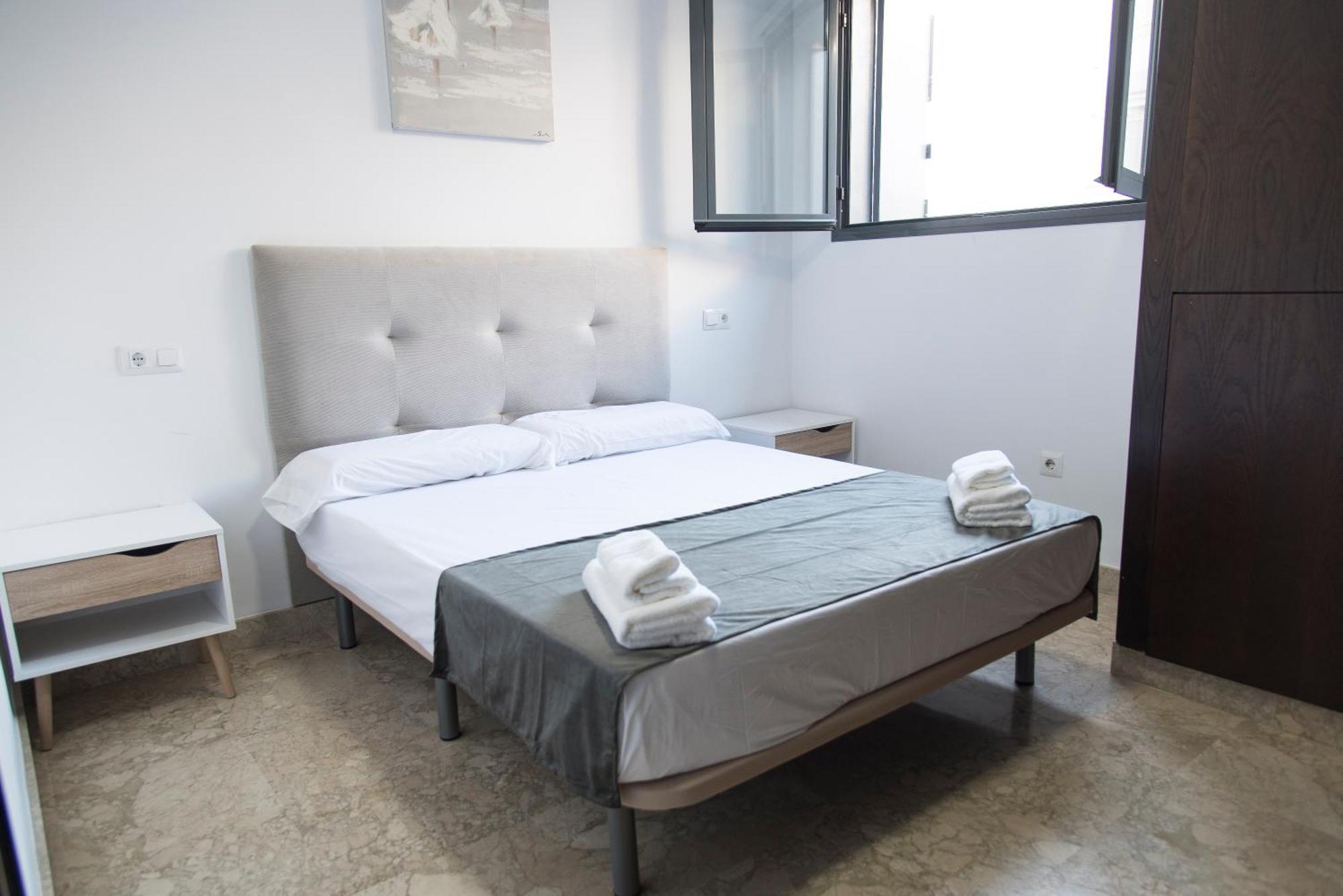 Nightinsevilla Teodosio Free Parking Seville