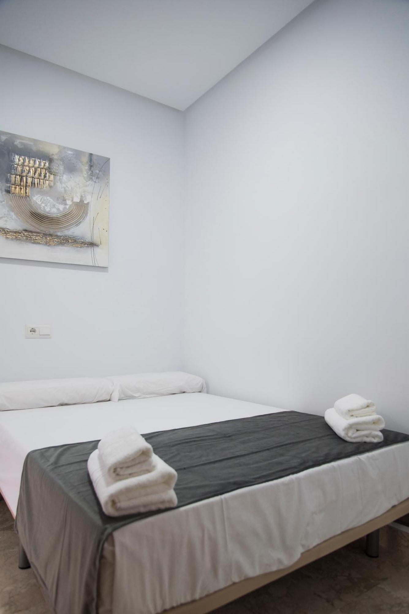 Nightinsevilla Teodosio Free Parking Seville