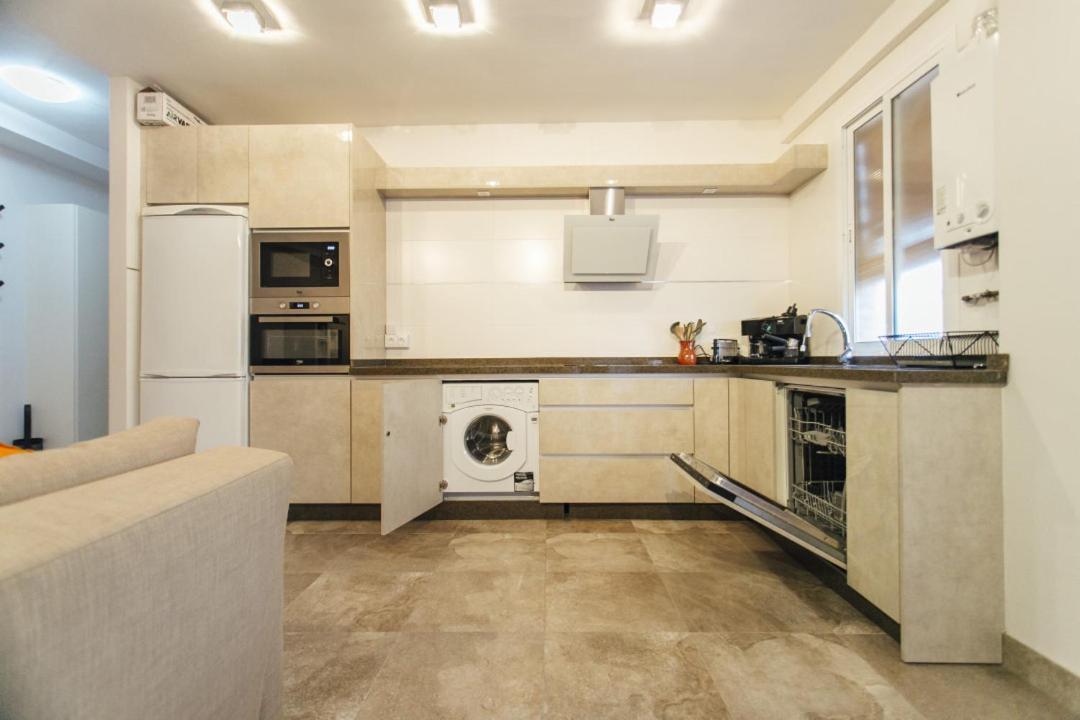 Wide And Diaphanous- 3bd 2bth- Alcazar * Sevilla