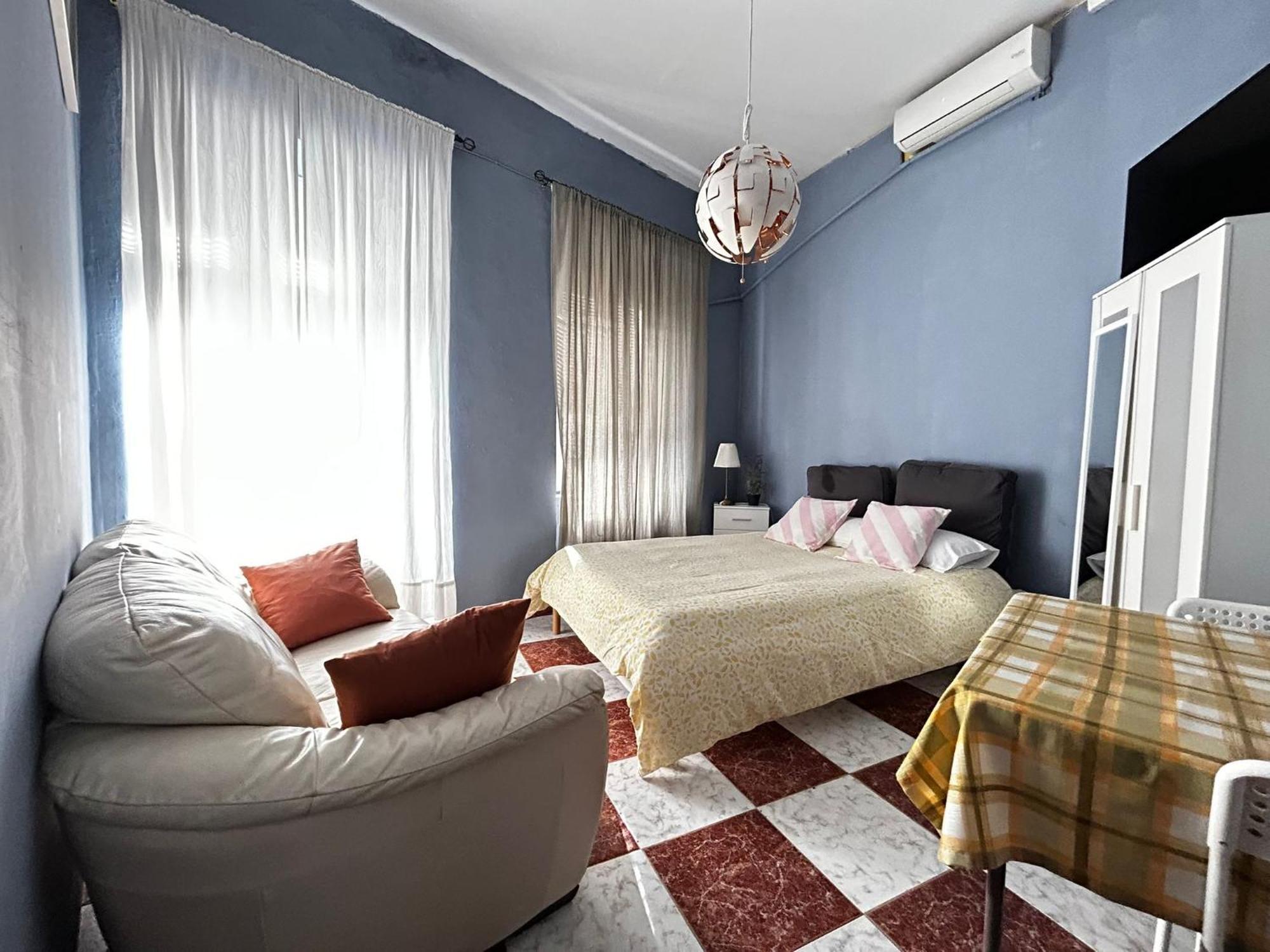 Santa Isabel Cost In Private House Seville