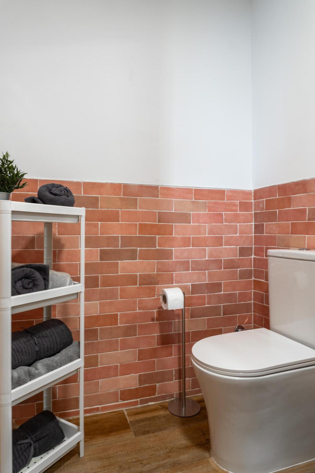 Estudio Completo A Estrenar En Triana Seville