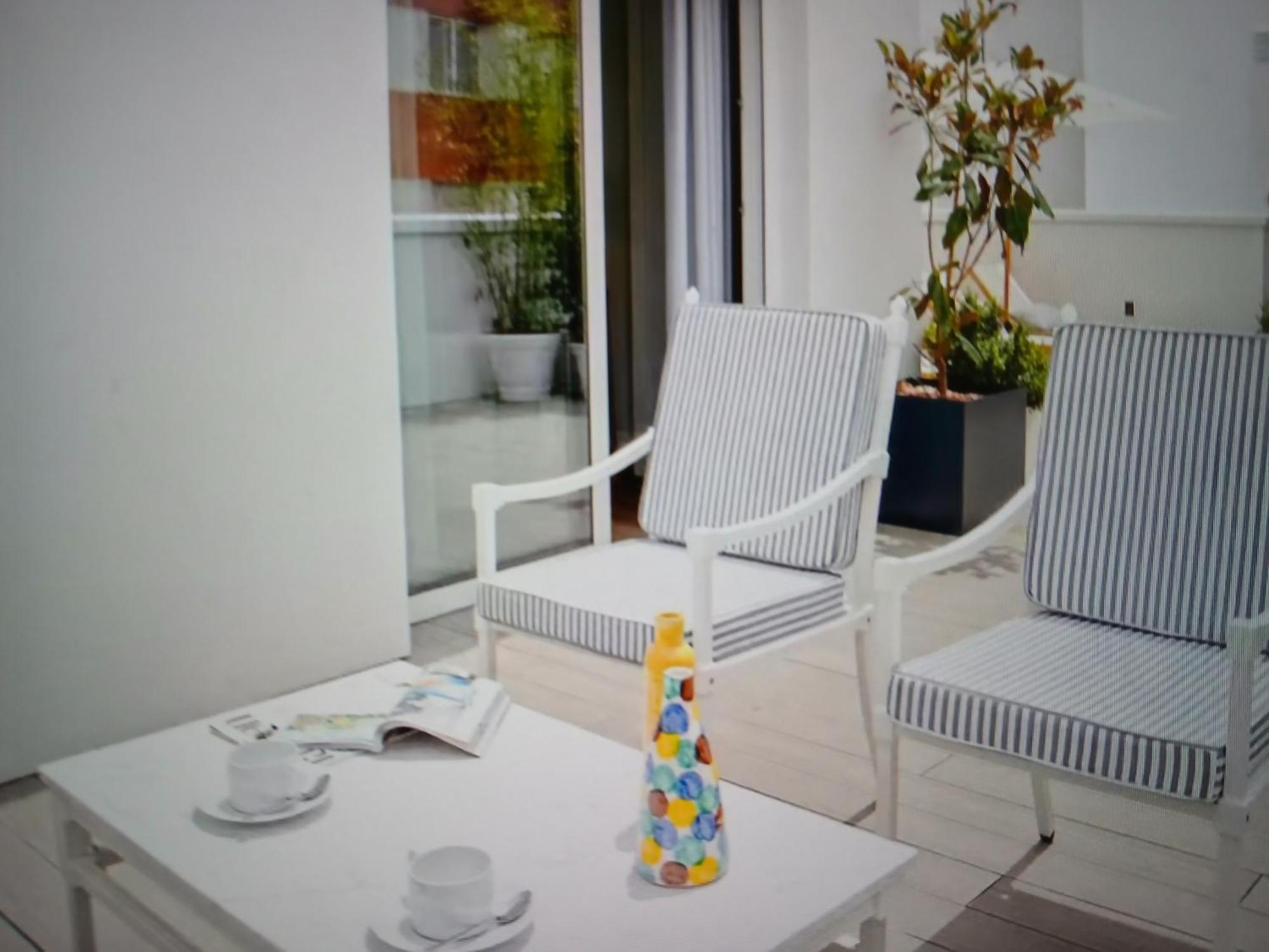 Exclusive Penthouse In - Message Me On Wasap - Check The Photo For Detaiis! * Seville