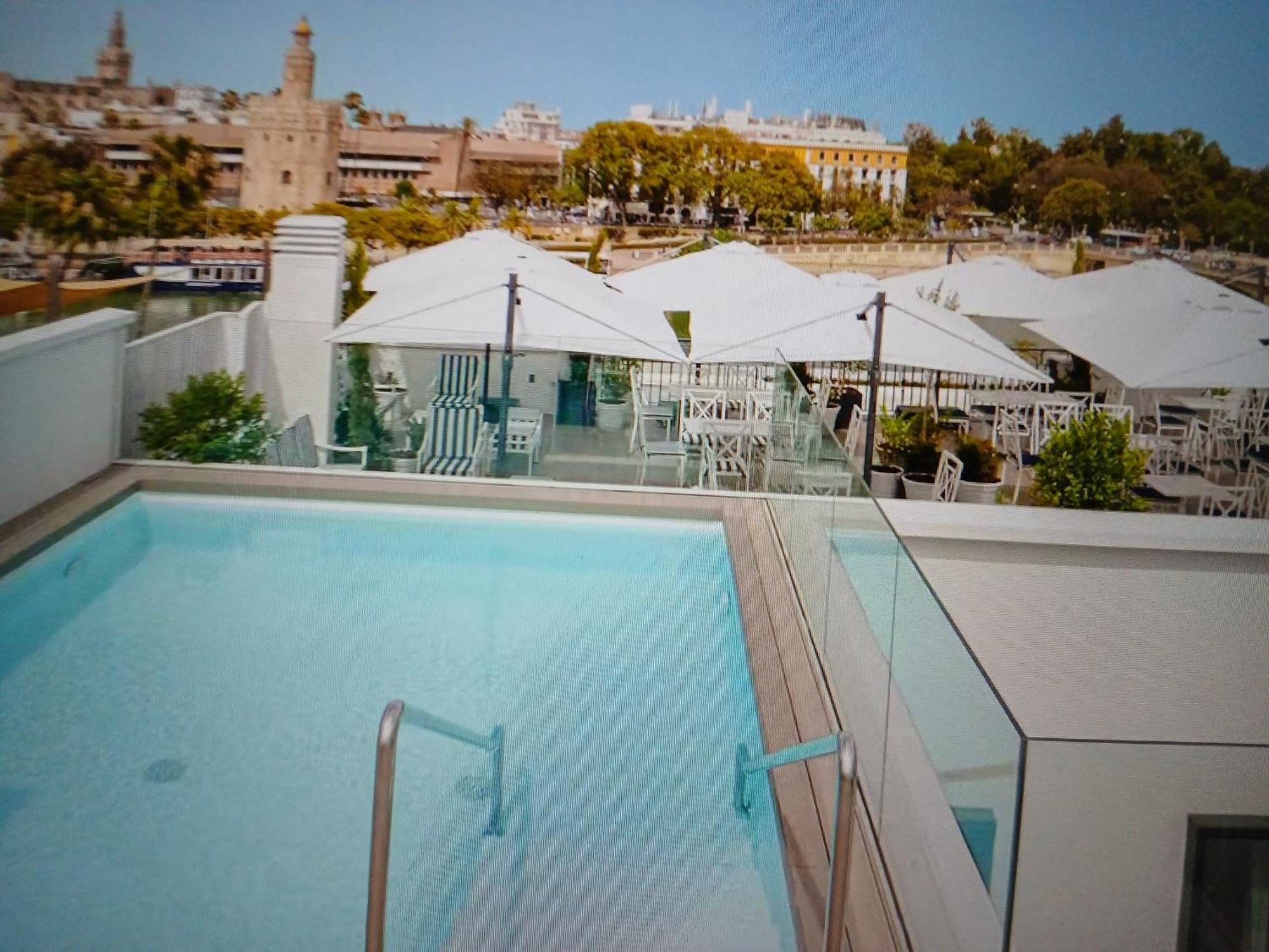 Exclusive Penthouse In - Message Me On Wasap - Check The Photo For Detaiis! * Seville