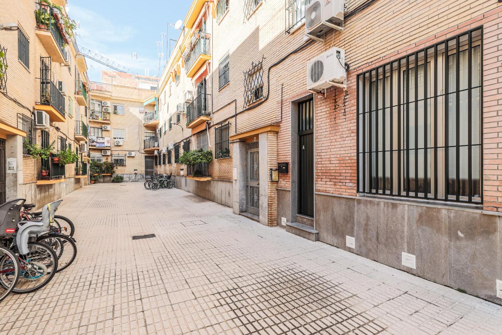 Precioso Estudio En San Julian Sevilla, Ac Wifi Hiniesta Estudio Seville