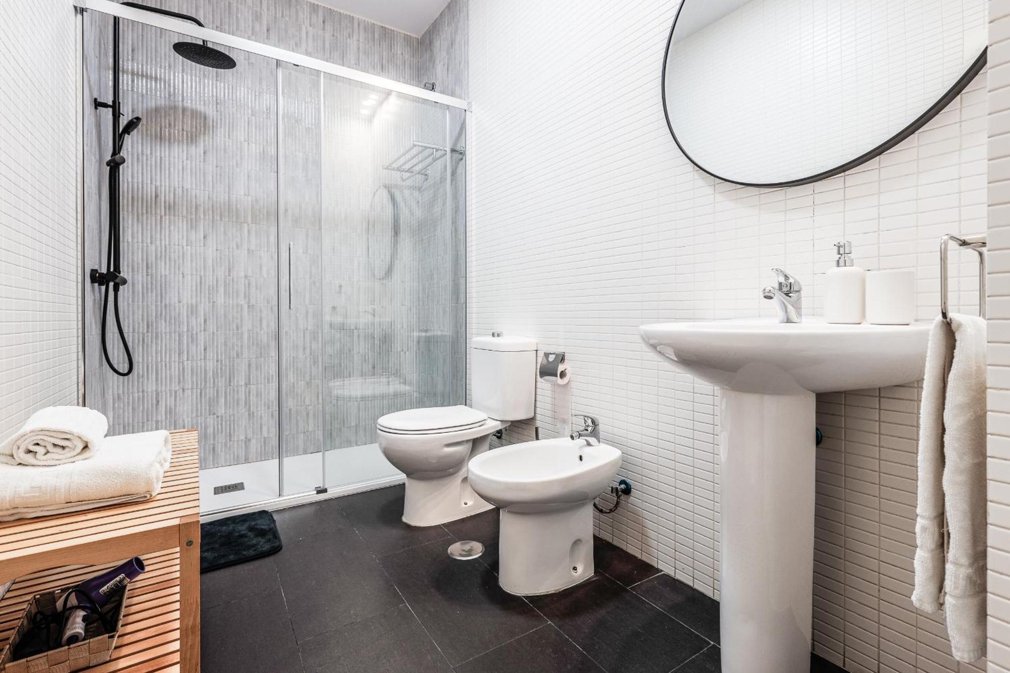 Precioso Estudio En San Julian Sevilla, Ac Wifi Hiniesta Estudio * Seville