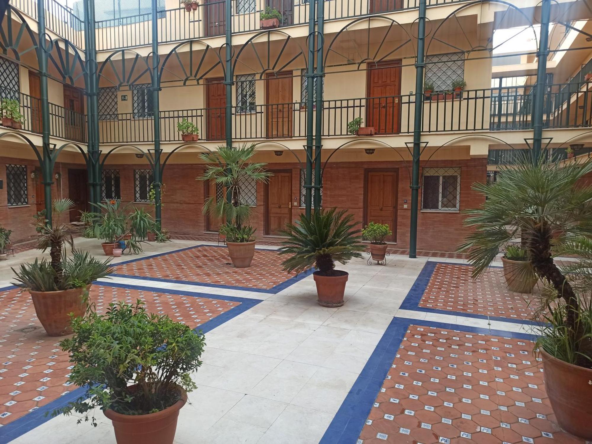 Apartamento En Patio Sevillano Alameda-isla Magica Sevilla