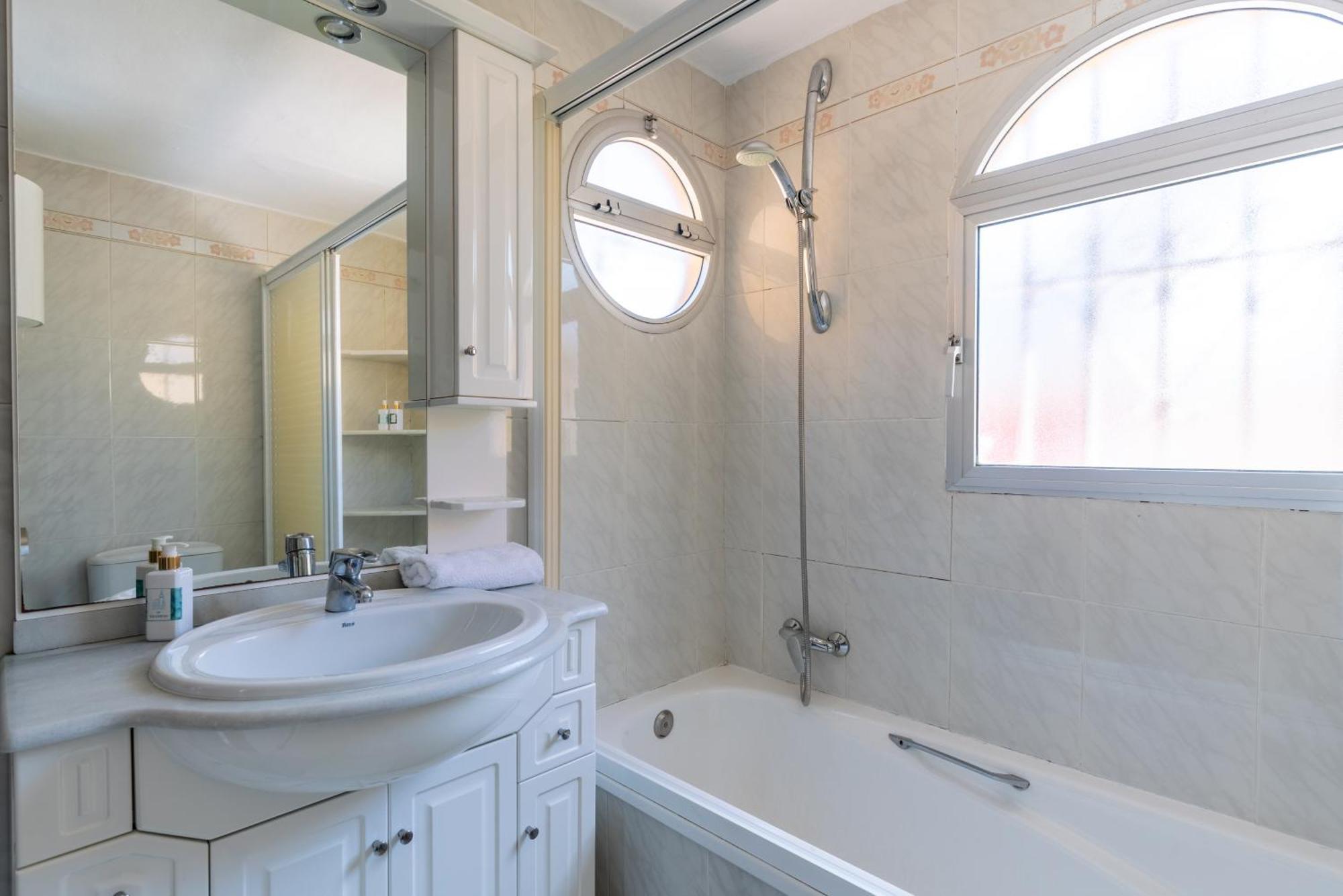 Cathedral Penthouse- Big Private Terrace- Parking Apartment
