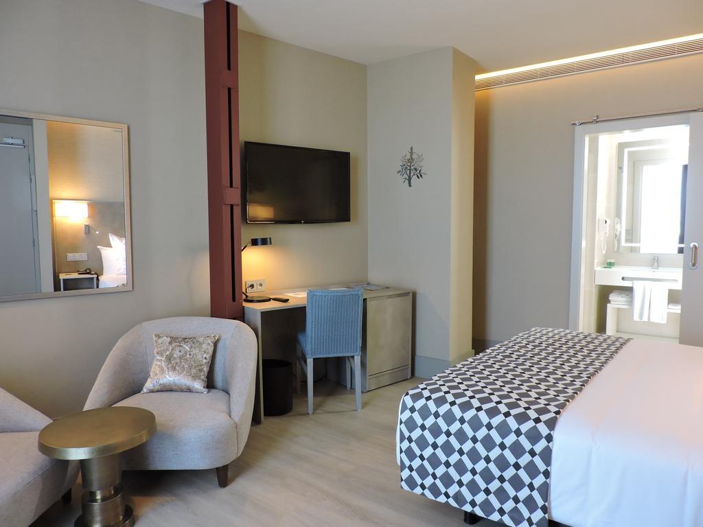 America Hotel 4*