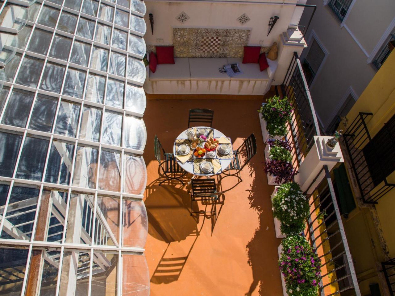 Plaza De La Alfalfa Seville