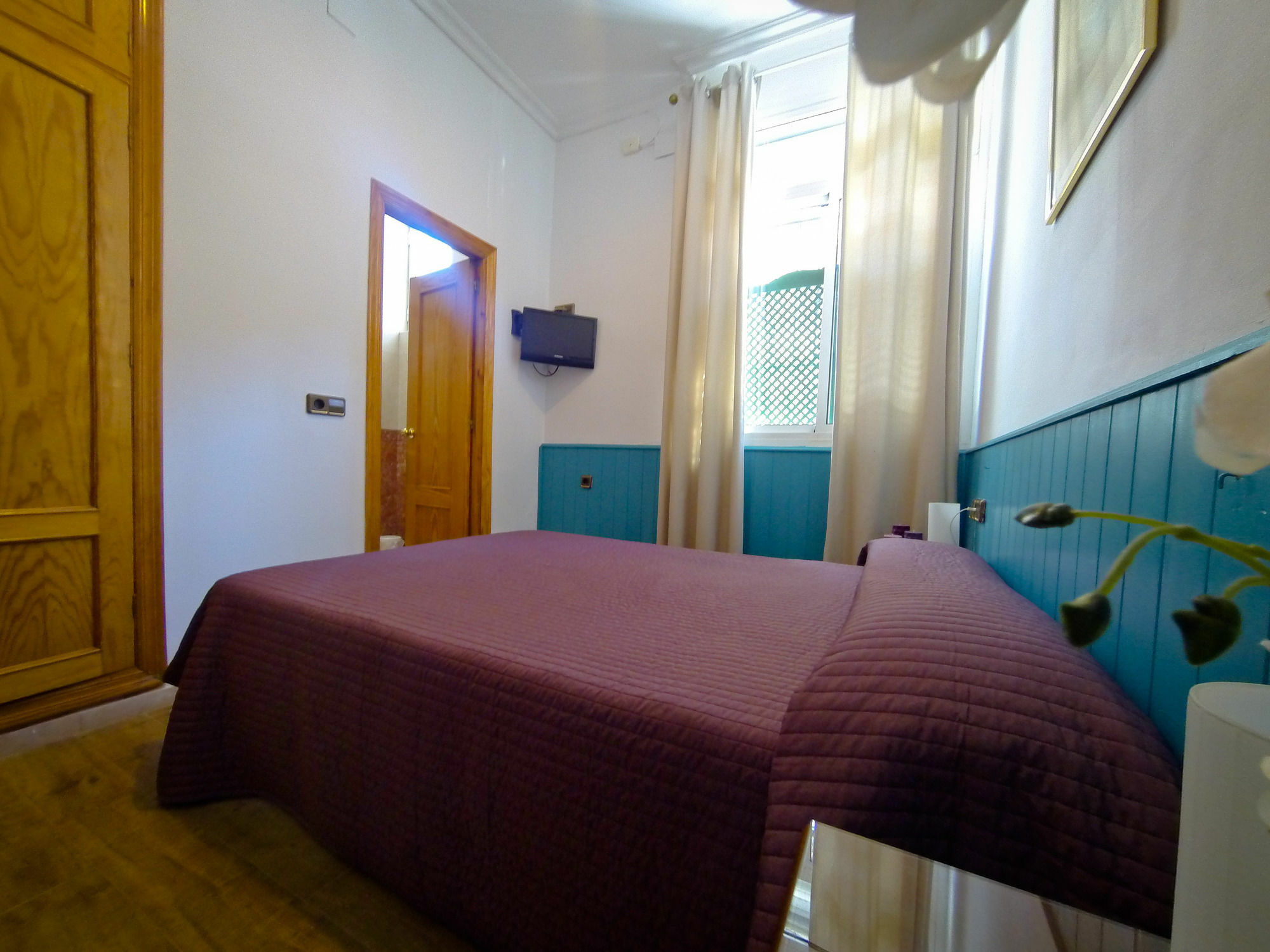 La Muralla Guest house Seville