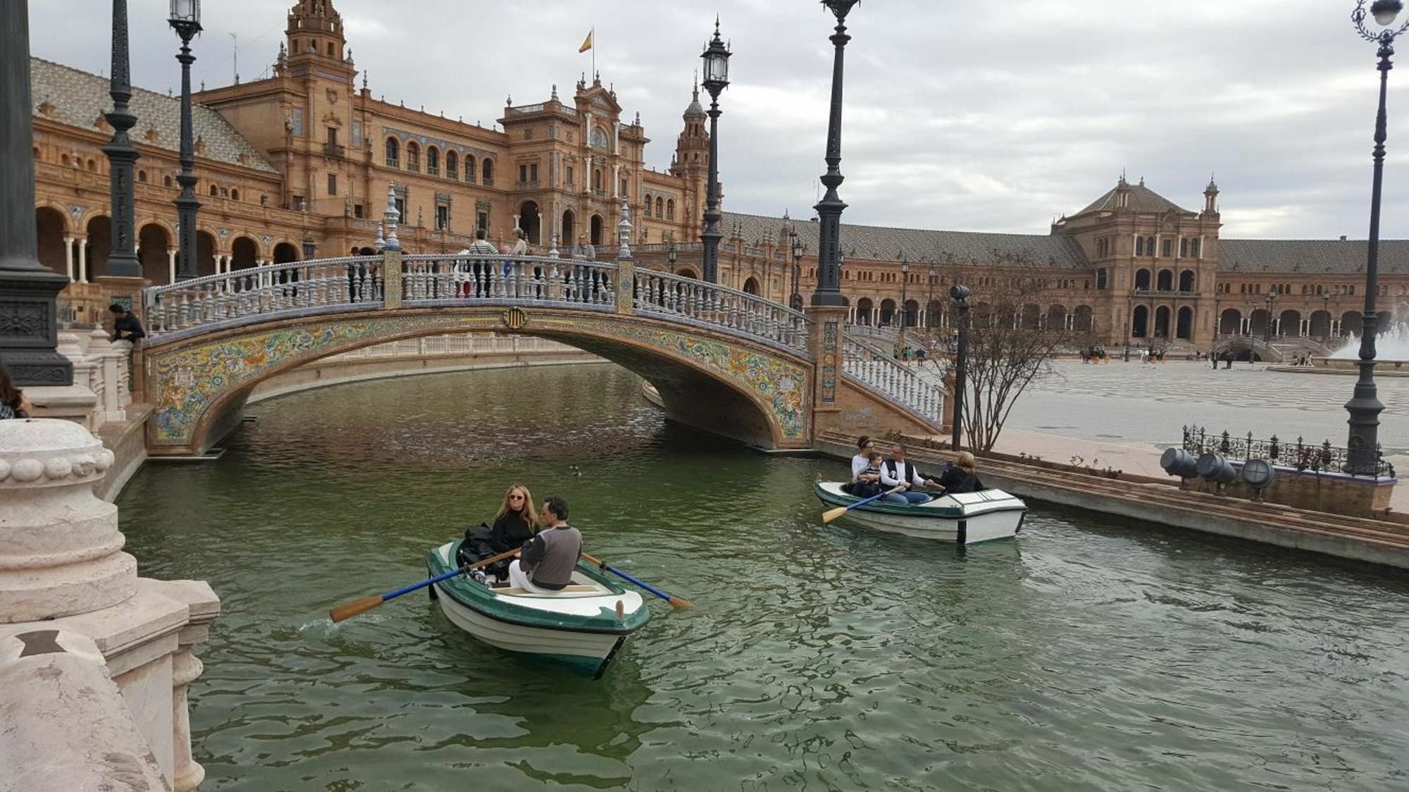 With 2 Bedrooms In Sevilla, With Wifi Seville