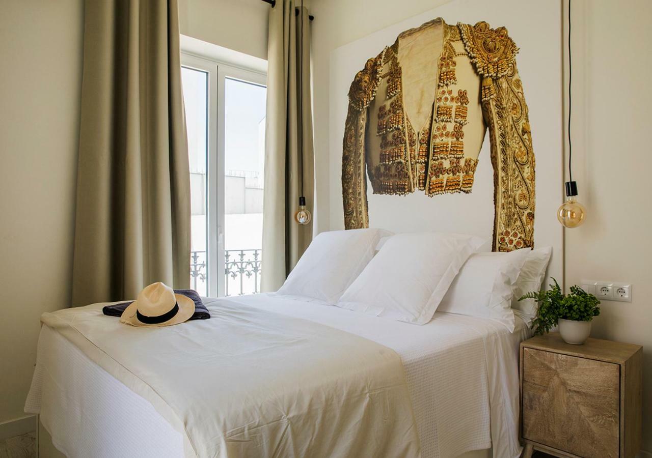 Santa Paula Pool & Luxury Apartment