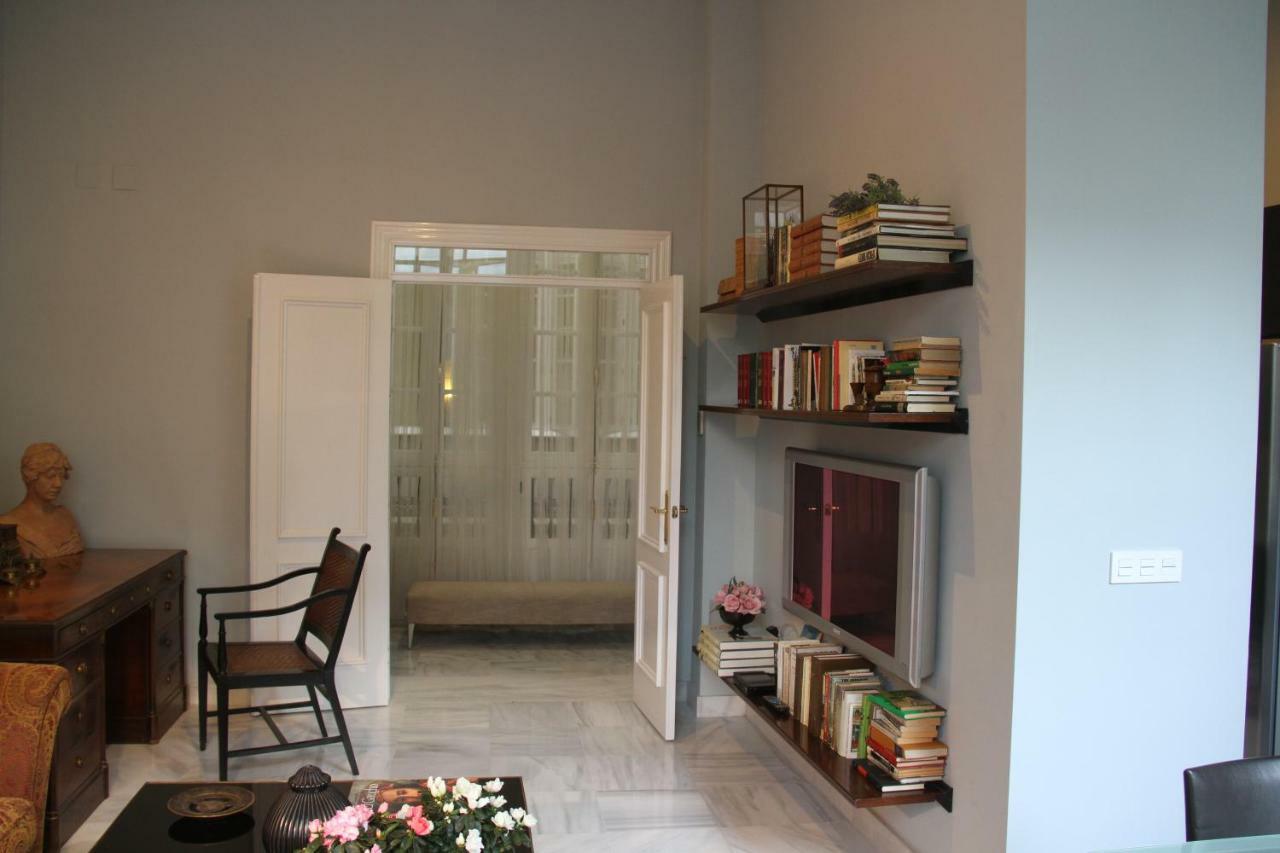 Luxurious 2 Bedroom Flat In A Historic Building Apartment