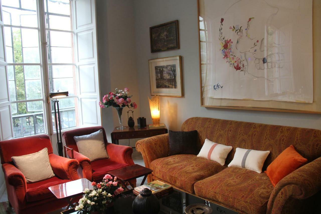 Luxurious 2 Bedroom Flat In A Historic Building Apartment Seville
