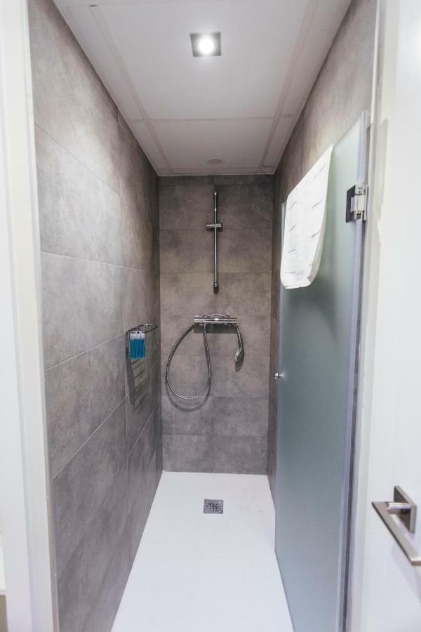 One&lux Byron Apartment *