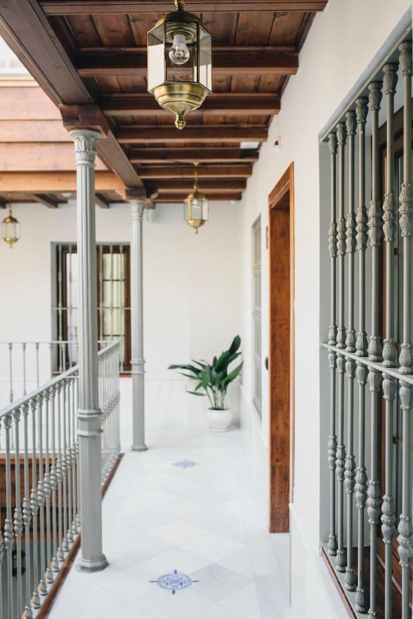 One&lux Byron Apartment