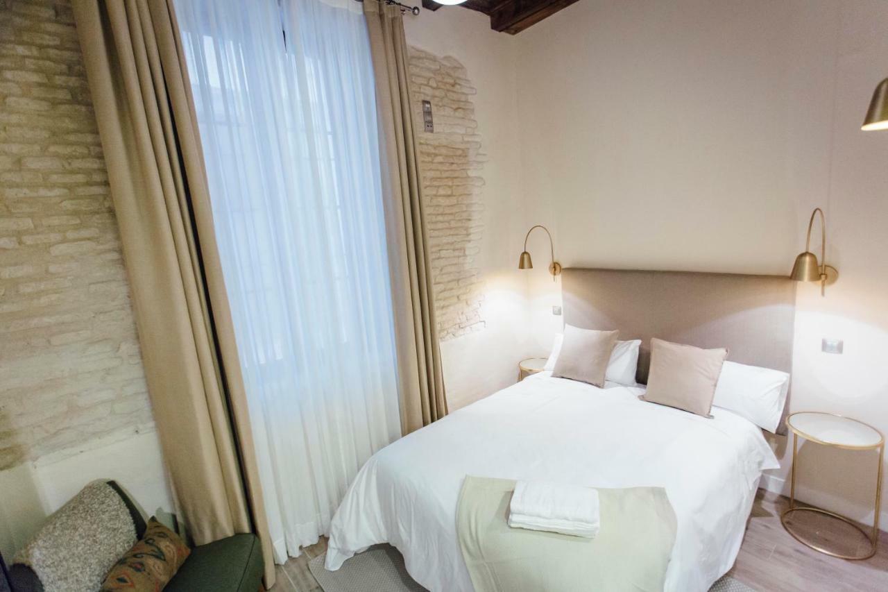One&lux Byron Apartment