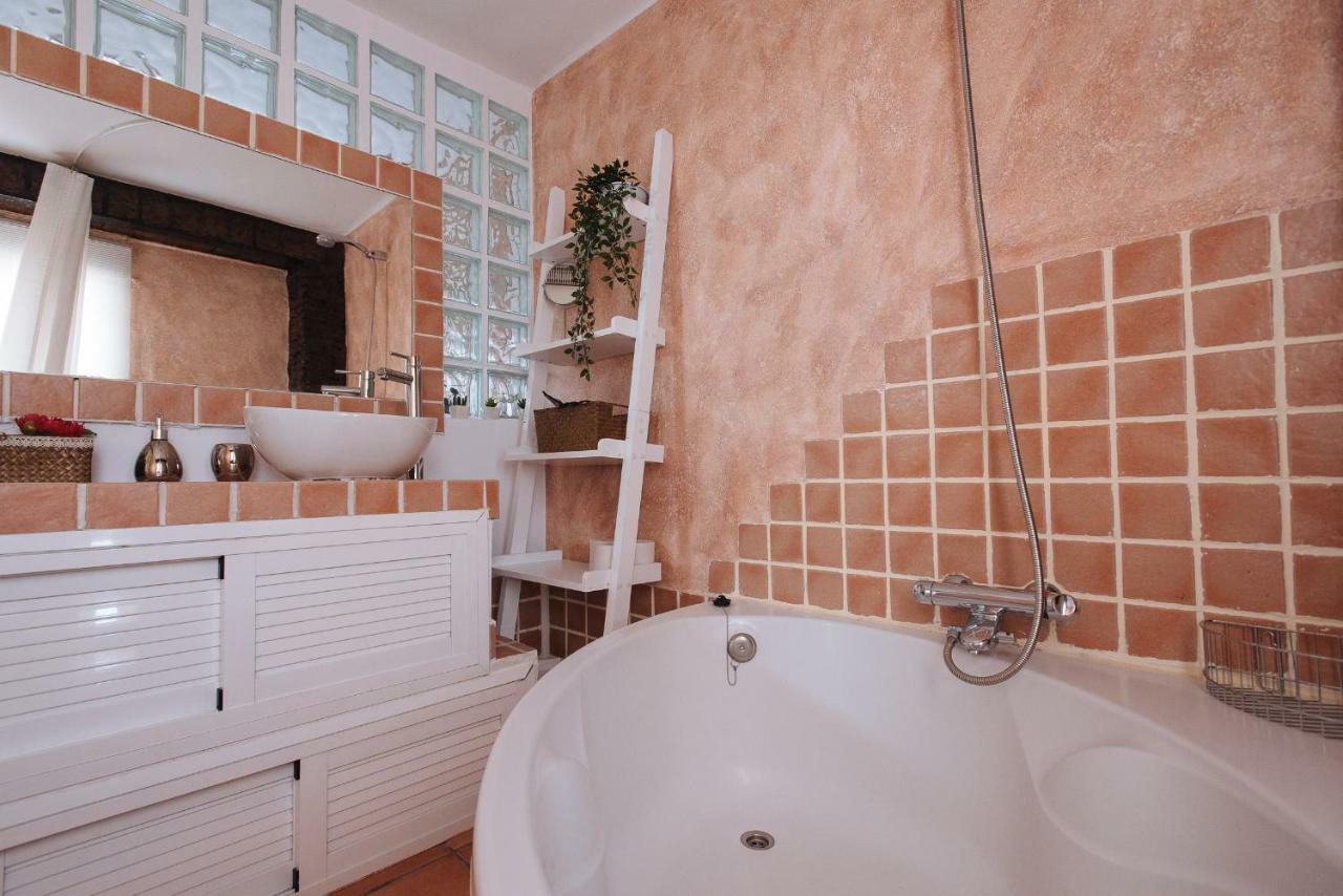 Apartment Cozy Attic With Terrace- 1bd 1bth- San Vicente Seville