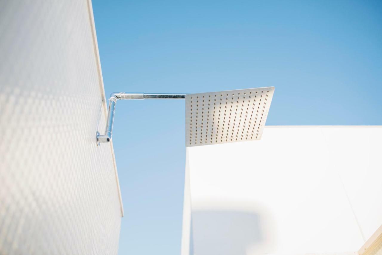One&lux Byron Apartment