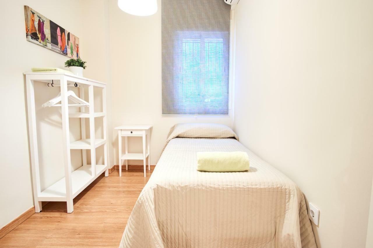 Apartment Resolana Walls