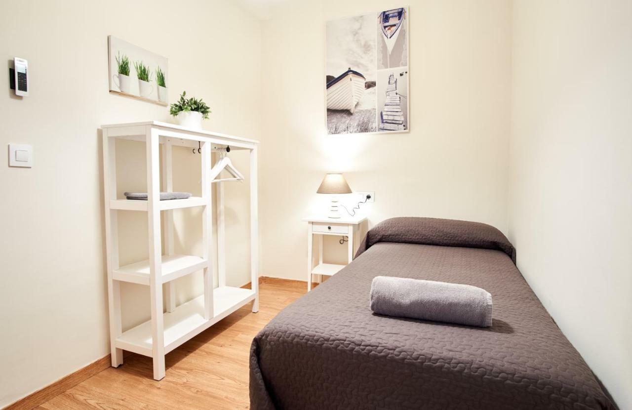Resolana Walls Apartment Seville