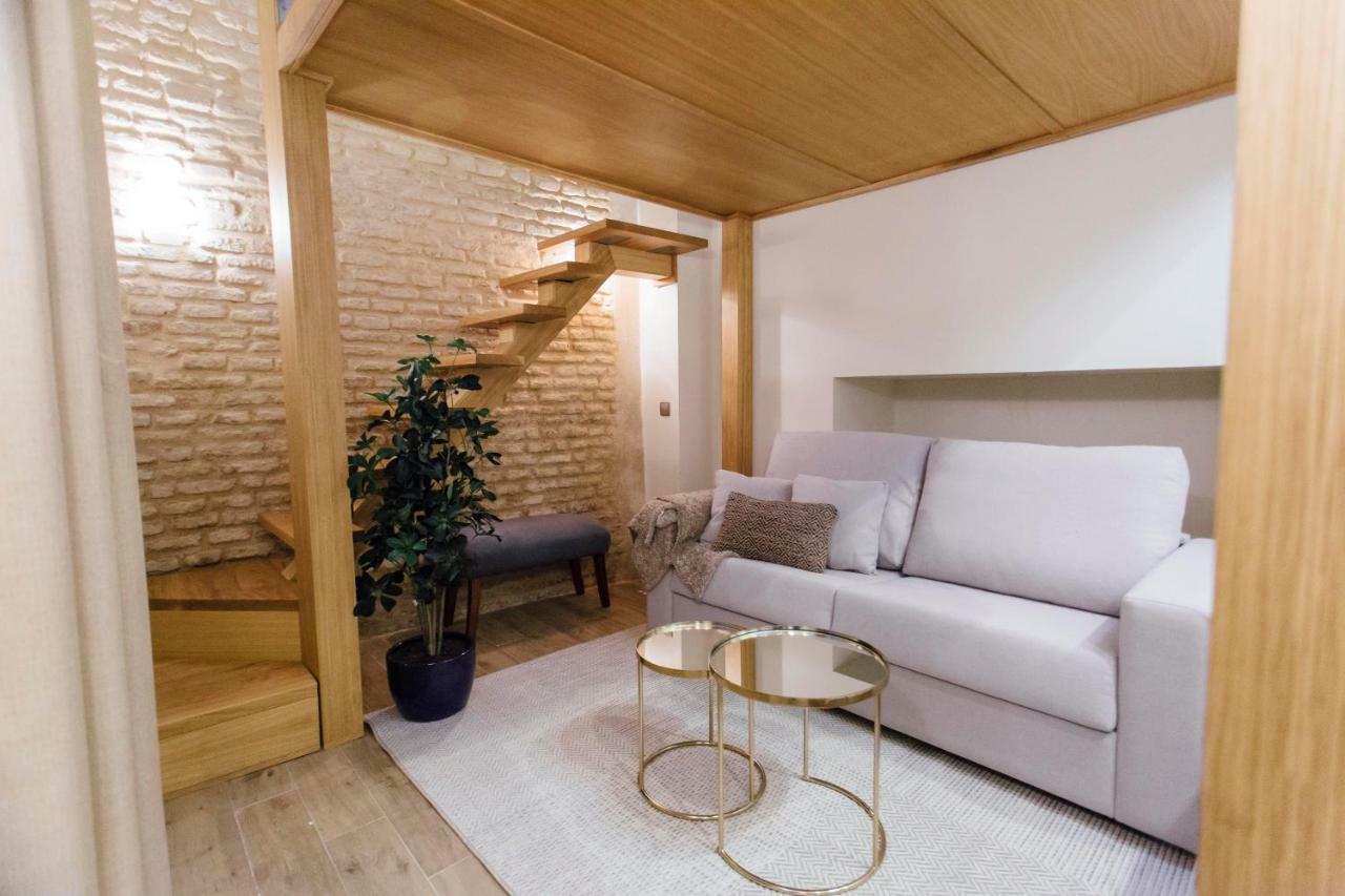 One&lux Byron Apartment