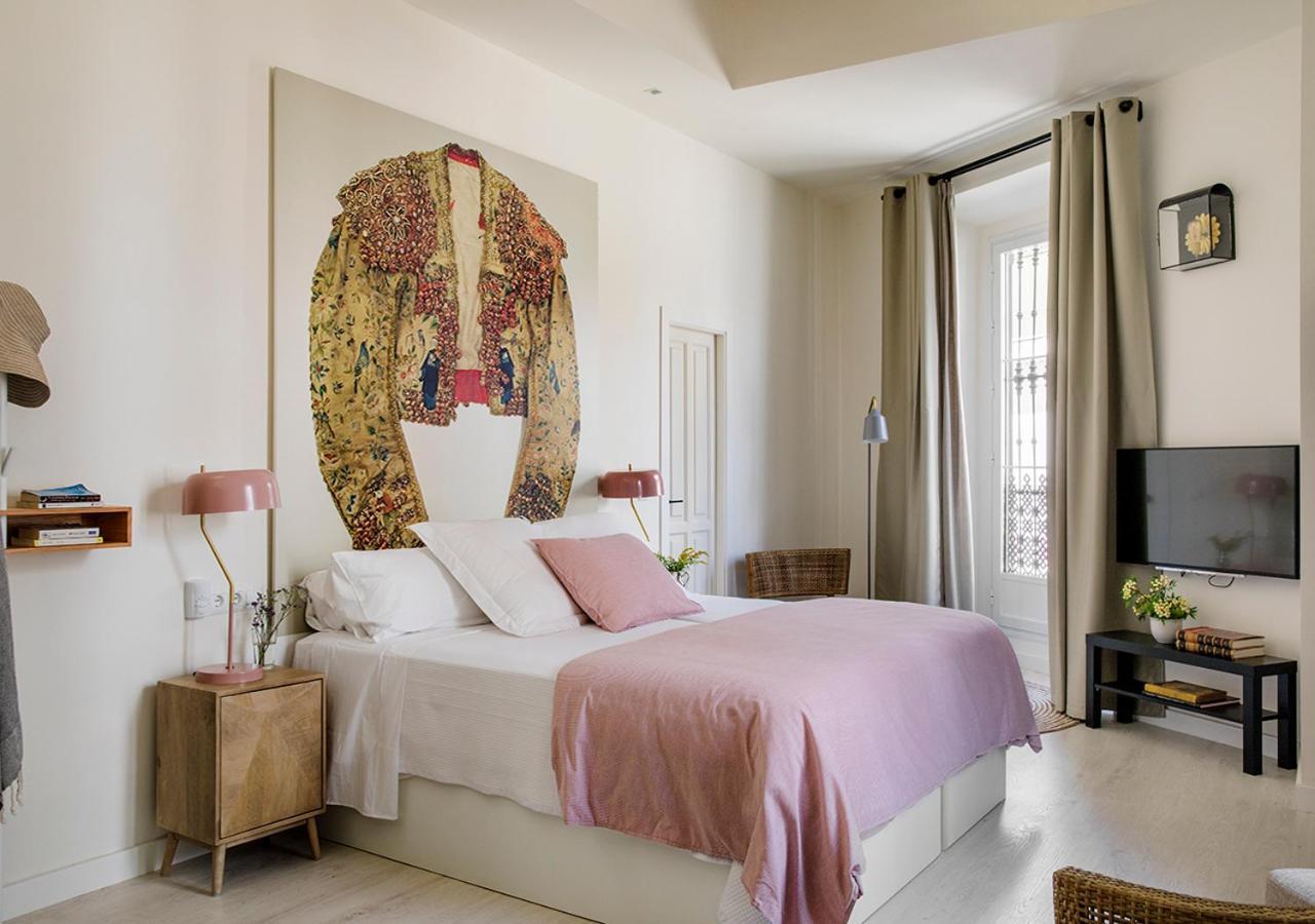 Santa Paula Pool & Luxury Apartment