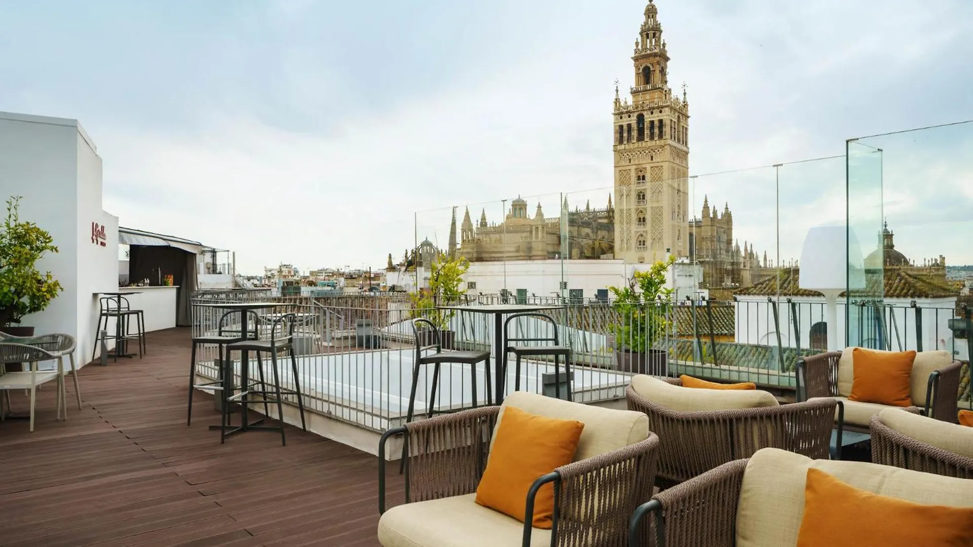 Top Hotels in Santa Cruz Seville Await You